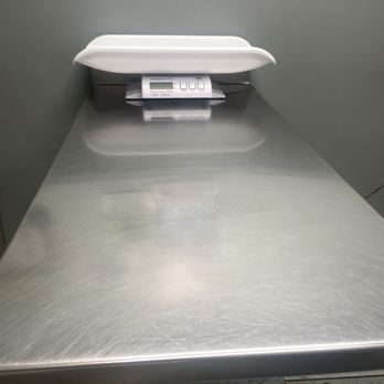 Southpointe Veterinary Hospital - Clean examining table - Veterinarians Near Me - Allen Park, Michigan