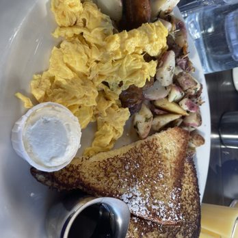 Millie's Cafe - Pasadena - French toast special with eggs sausage and potatoes - Breakfast & Brunch Near Me - Pasadena, California Millie's Cafe - Pasadena - French toast special with eggs sausage and potatoes - Breakfast & Brunch Near Me - Pasadena, California
