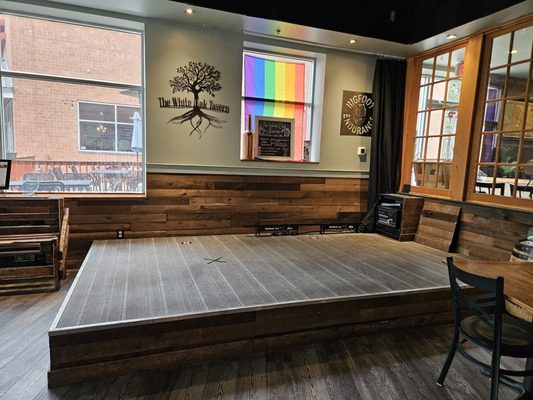 The White Oak Tavern by null