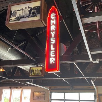 Ormond Garage - Decor - New American Near Me - Ormond Beach, Florida