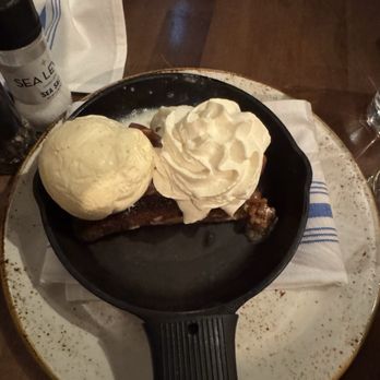 Sea Level NC - Cast Iron Apple Buckle - Seafood Near Me - Charlotte, North Carolina