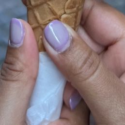 Faded nails within a few days Faded nails within a few days