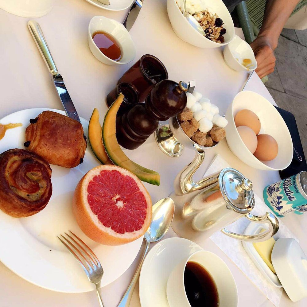 La Mirande - Usual breakfast at the La Mirande... - Hotels Near Me - Avignon, 84