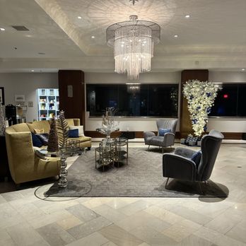 Renaissance Des Moines Savery Hotel - Hotels Near Me - Des Moines, Iowa