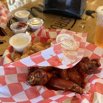 Smitty's Sistrunk - BBQ Wings - Chicken Wings Near Me - Fort Lauderdale, Florida Smitty's Sistrunk - BBQ Wings - Chicken Wings Near Me - Fort Lauderdale, Florida