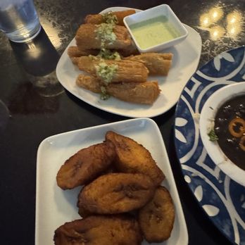 Cuba 1918 - Maduros Housemade Yucca Fries with Cuba 1918 Mojo - Cuban Near Me - San Antonio, Texas