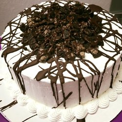 Menchie's Frozen Yogurt - Chocolate Lovers cake