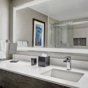 Ventura Beach Marriott - Getting ready is a pleasure in our modern Guest Bathrooms, which feature a lighted vanity. - Hotels Near Me - Ventura, California Ventura Beach Marriott - Getting ready is a pleasure in our modern Guest Bathrooms, which feature a lighted vanity. - Hotels Near Me - Ventura, California