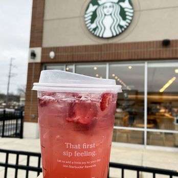 Starbucks - Coffee & Tea Near Me - Downers Grove, Illinois