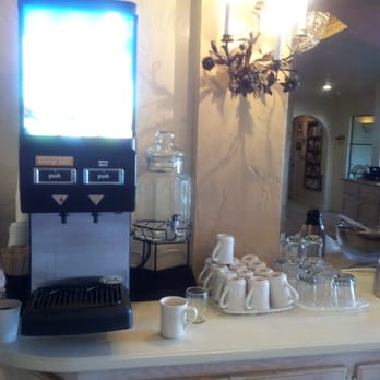Masterpiece Hotel - Juice and coffee in the a.m. - Hotels Near Me - Morro Bay, California Masterpiece Hotel - Juice and coffee in the a.m. - Hotels Near Me - Morro Bay, California
