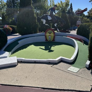 Par-King Skill Golf - Amusement Parks Near Me - Lincolnshire, Illinois Par-King Skill Golf - Amusement Parks Near Me - Lincolnshire, Illinois