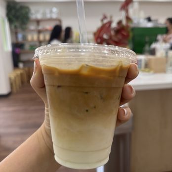 Makanai - Iced vanilla latte - Coffee & Tea Near Me - Honolulu, Hawaii