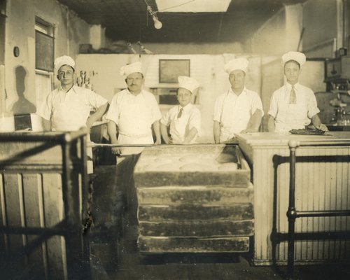 Frank Pepe Pizzeria Napoletana by null