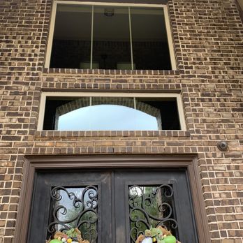 713 Cleaning - Front window clean with ease - Home Cleaning Near Me - Katy, Texas
