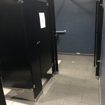 30hop - Beer Bar Near Me - Cedar Rapids, Iowa