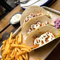 Brubakers - Chipotle Chicken Tacos, Chips and Coslaw