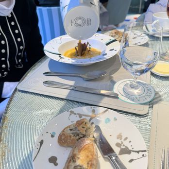 Tiffany's Blue Box Cafe - Tea Rooms Near Me - New York, New York