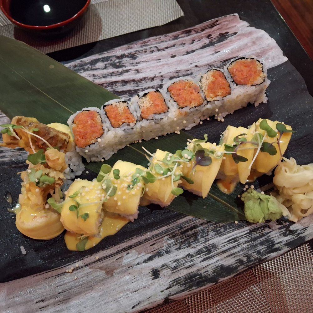 Red Lotus - Spring sunshine roll Spicy Tuna roll - Asian Fusion Near Me - Shelton, Connecticut Red Lotus - Spring sunshine roll Spicy Tuna roll - Asian Fusion Near Me - Shelton, Connecticut