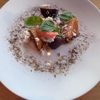 Pacific Grill - Beet Salad - American Near Me - Bandon, Oregon