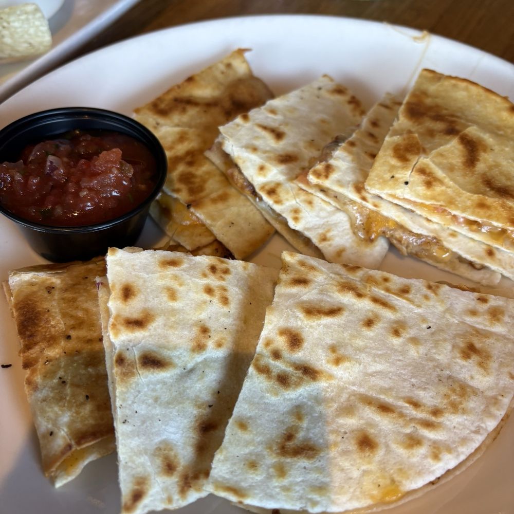 Applebee's Grill + Bar - Cheese quesadilla - American Near Me - San Antonio, Texas Applebee's Grill + Bar - Cheese quesadilla - American Near Me - San Antonio, Texas