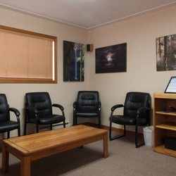 McMinnville Family Dental - Waiting room.