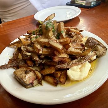 Au Pied de Cochon - Foie gras poutine - Canadian (New) Near Me - Montreal, Quebec Au Pied de Cochon - Foie gras poutine - Canadian (New) Near Me - Montreal, Quebec