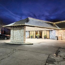 PALM COURT Updated July 2025 238 Photos 409 Reviews 1912 N