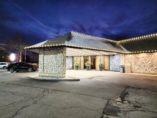 Palm Court Restaurant by null