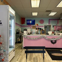 O's Donuts - Counter and interior seating