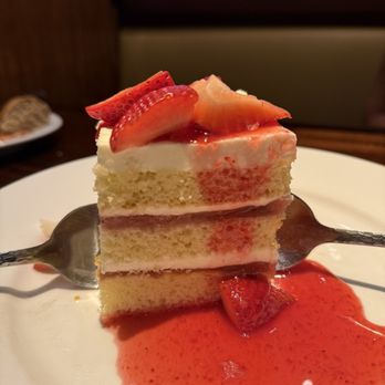 LongHorn Steakhouse - Strawberries & Cream Shortcake - Steakhouses Near Me - Easton, Pennsylvania LongHorn Steakhouse - Strawberries & Cream Shortcake - Steakhouses Near Me - Easton, Pennsylvania
