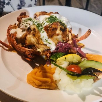 Bouchard Inn - Stuffed Lobster - Hotels Near Me - Newport, Rhode Island