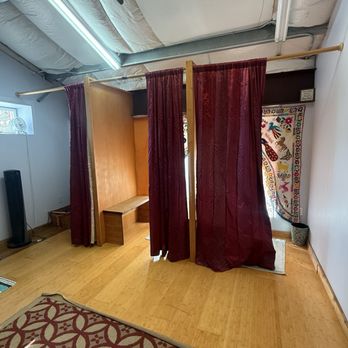 Hot Yoga Davis - Changing rooms - Yoga Near Me - Davis, California Hot Yoga Davis - Changing rooms - Yoga Near Me - Davis, California