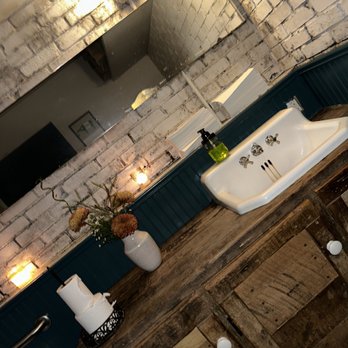 Ops - Bathroom - Pizza Near Me - Brooklyn, New York
