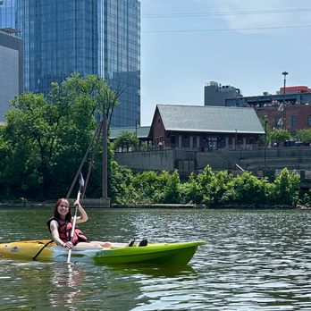 Cumberland Kayak - Beautiful day for a paddle - Rafting/Kayaking Near Me - Nashville, Tennessee