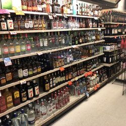 Barendregt Grocery - Liquor available