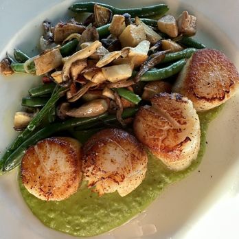 Maximilien - Coquille St Jacque. - French Near Me - Seattle, Washington Maximilien - Coquille St Jacque. - French Near Me - Seattle, Washington