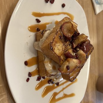 Silver Diner - Apple pie-stuffed French toast - Diners Near Me - Washington, DC, District of Columbia Silver Diner - Apple pie-stuffed French toast - Diners Near Me - Washington, DC, District of Columbia