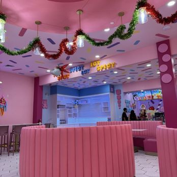 Icy-N-Spicy - Seating - Desserts Near Me - Miramar, Florida Icy-N-Spicy - Seating - Desserts Near Me - Miramar, Florida