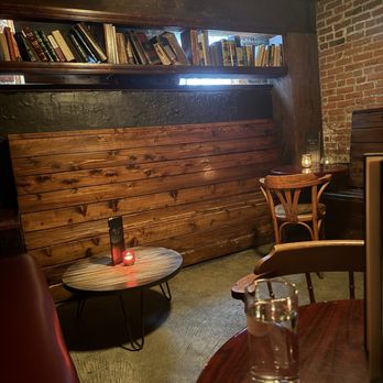Bathtub Gin - Downstairs seating - Cocktail Bars Near Me - Seattle, Washington Bathtub Gin - Downstairs seating - Cocktail Bars Near Me - Seattle, Washington
