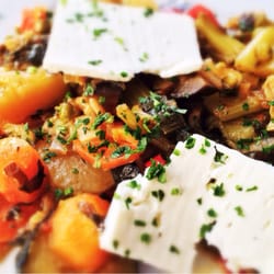 Aris Thaverna - Ofengemüse mit Schafskäse