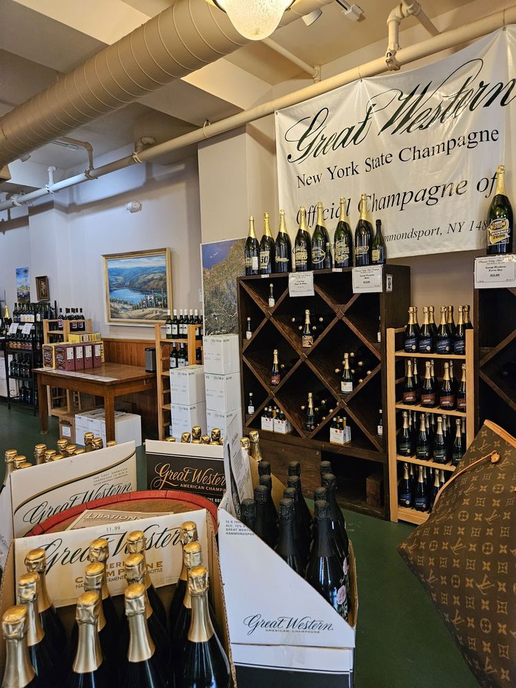 Seneca Harbor Wine Center Logo