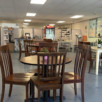 Marquise Cafe - Seating - Breakfast & Brunch Near Me - Treasure Island, Florida