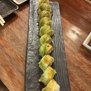 Tanoshi - Andersonville Roll - Sushi Bars Near Me - Chicago, Illinois