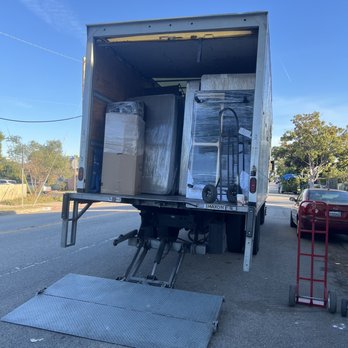 24Seven Movers - Fully loaded truck - Movers Near Me - Sherman Oaks, California 24Seven Movers - Fully loaded truck - Movers Near Me - Sherman Oaks, California