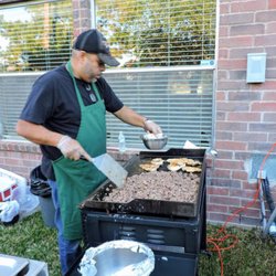 Tacos El Primo Para Eventos - La plancha set up in the back yard.
