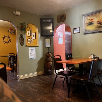 La Cueva de Oso - the dining area - Mexican Near Me - Balmorhea, Texas La Cueva de Oso - the dining area - Mexican Near Me - Balmorhea, Texas