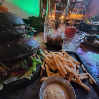 Montemar - Food and ambiance. My brother and I went early but late it looks a great date night later in the evening. - Mexican Near Me - Cancún, ROO