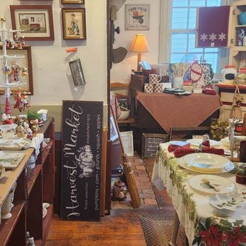 The Main Street Peddler - Gift Shops Near Me - Lititz, Pennsylvania The Main Street Peddler - Gift Shops Near Me - Lititz, Pennsylvania