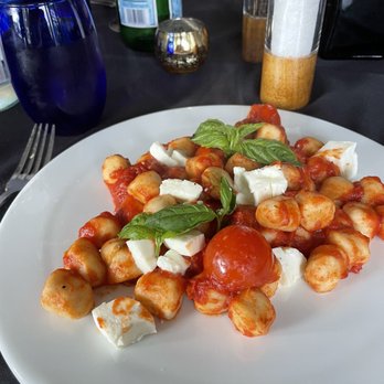 Prosecco22 - Gnocchi with tomatoes, mozzarella, and basil - Italian Near Me - Pembroke Pines, Florida Prosecco22 - Gnocchi with tomatoes, mozzarella, and basil - Italian Near Me - Pembroke Pines, Florida