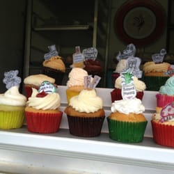 Apopka Food Truck Round Up - Sometime we stop by just for the cupcakes from the Yum Yum Truck